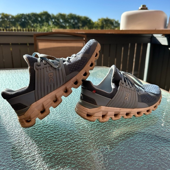 On Cloudrunners women’s 7 - Picture 2 of 7